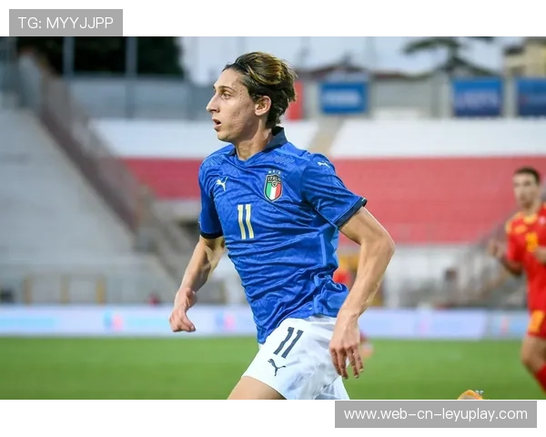 国米弗拉泰西转身抽射完成制胜瞬间